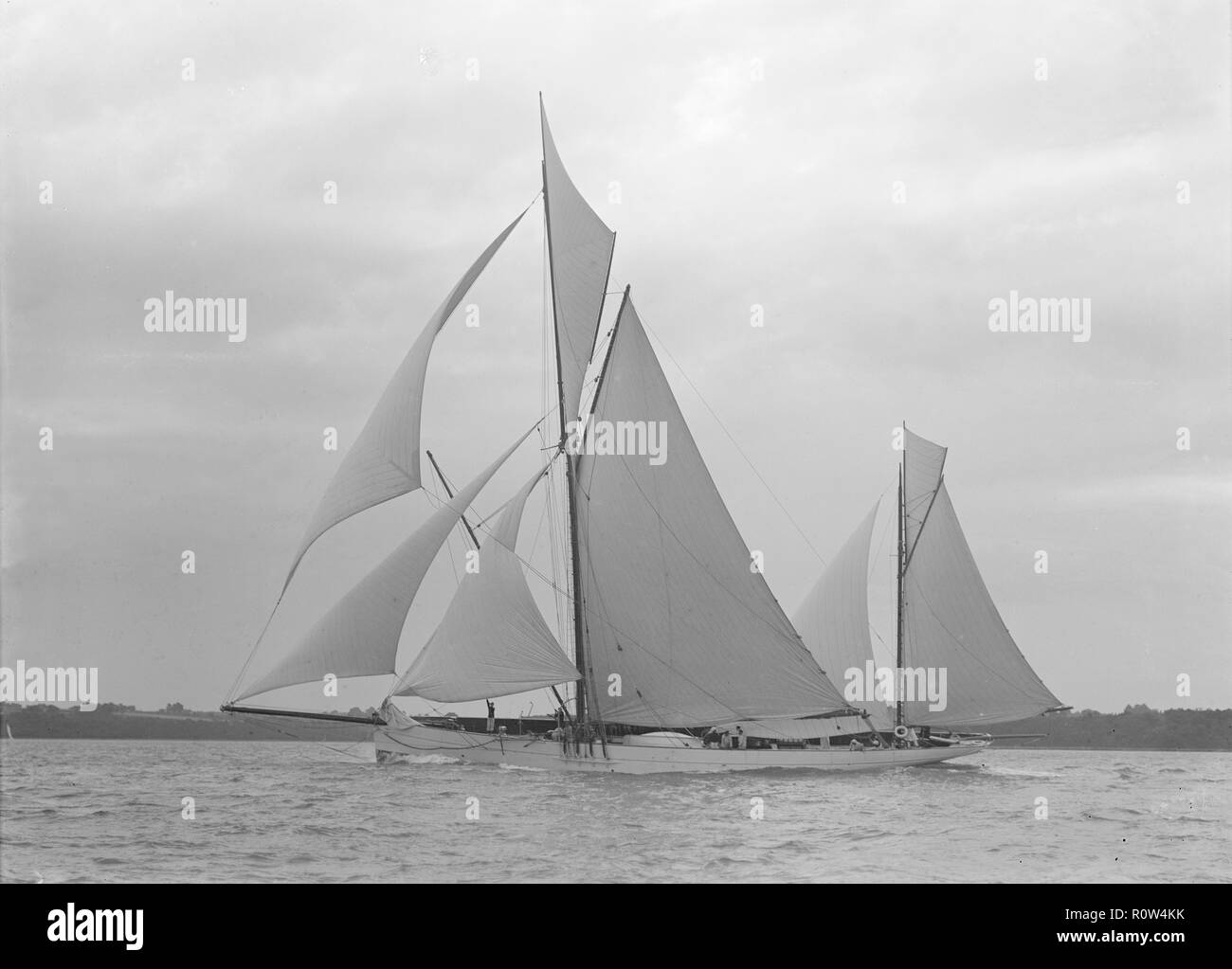 Gaff rig ketch hi-res stock photography and images - Alamy