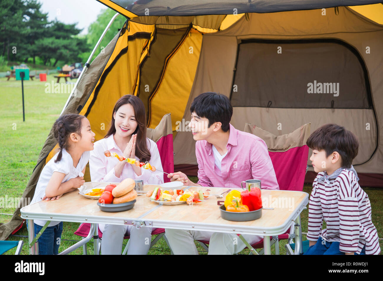Asian family picnic fruit hi-res stock photography and images - Alamy