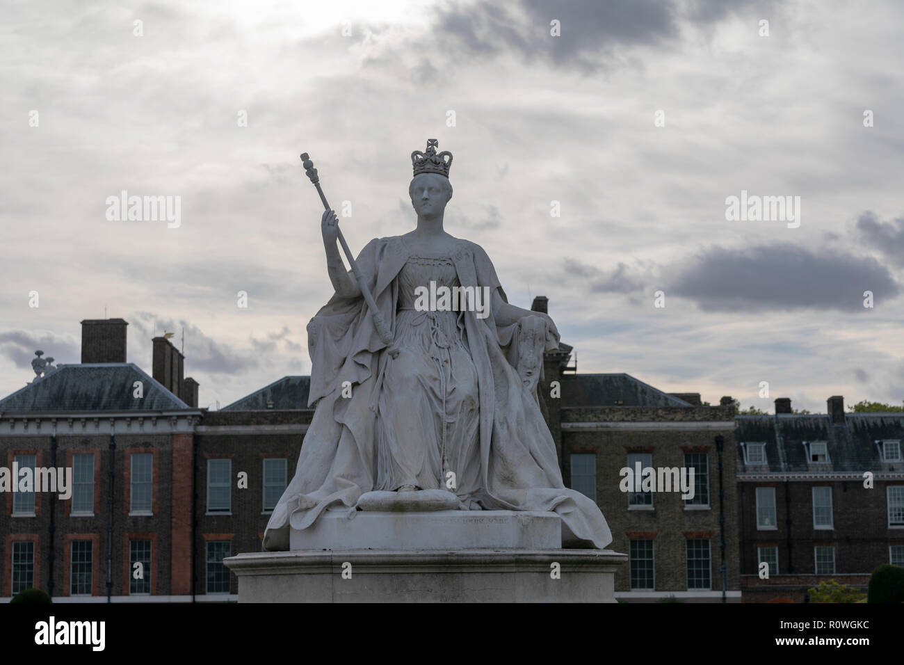 Queen Victoria Statue at Kensington Palace Stock Photo