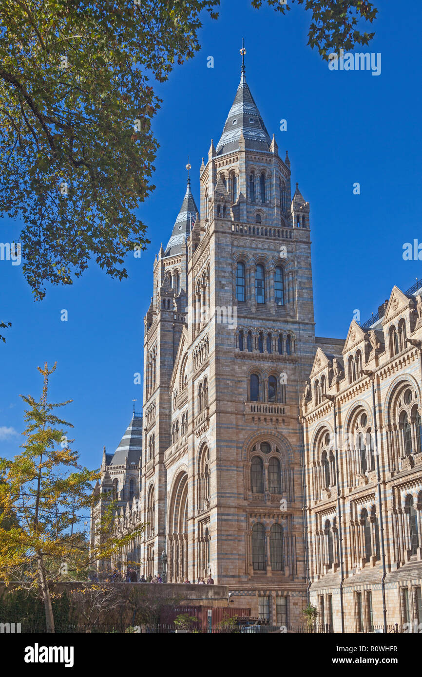 London, South Kensington.  The Romanesque main frontage of the Natural History Museum in Cromwell Road. Stock Photo