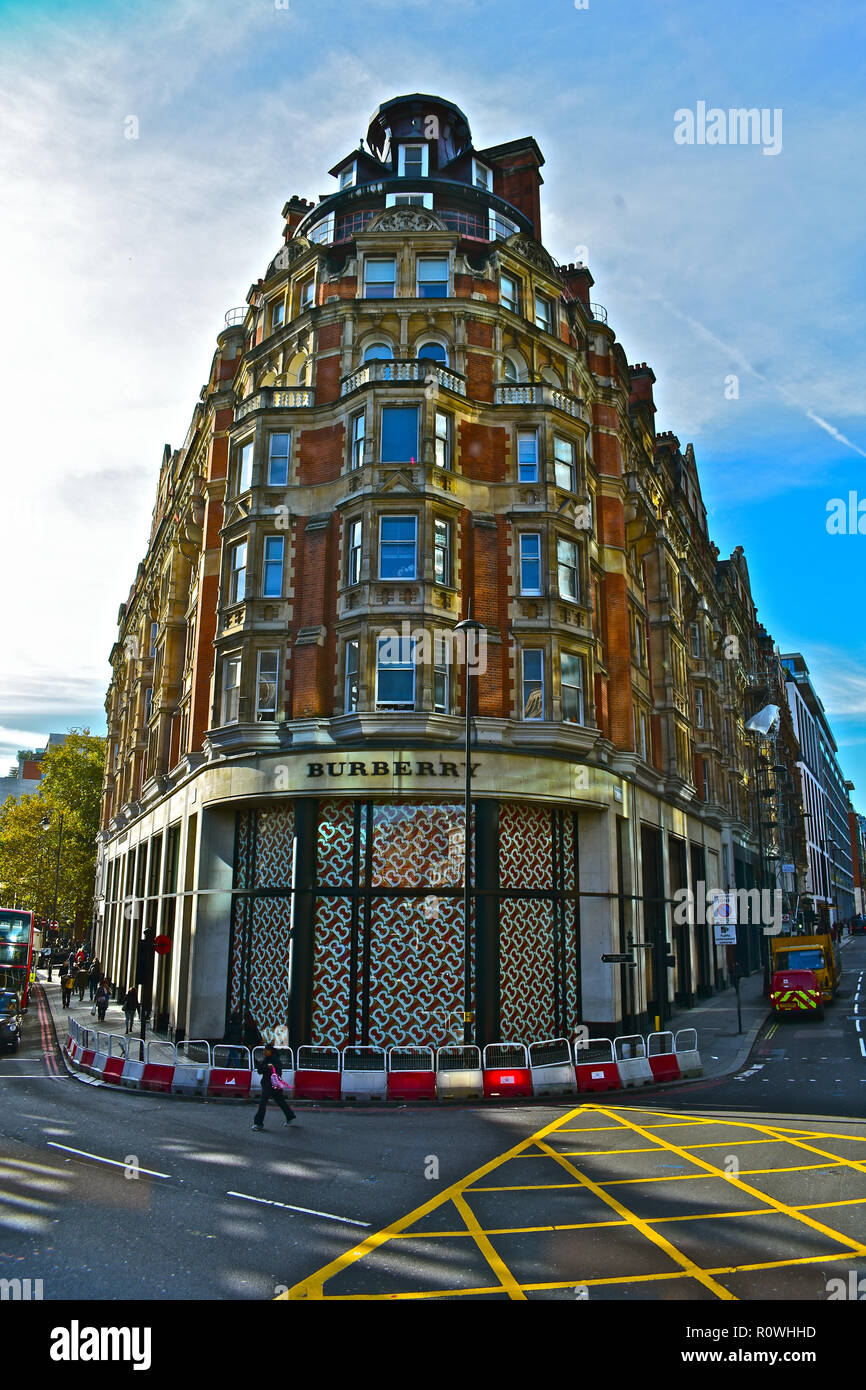 The iconic Listed building occupied by Burberry in Brompton Road,  Knightsbridge, London, England, UK Stock Photo - Alamy