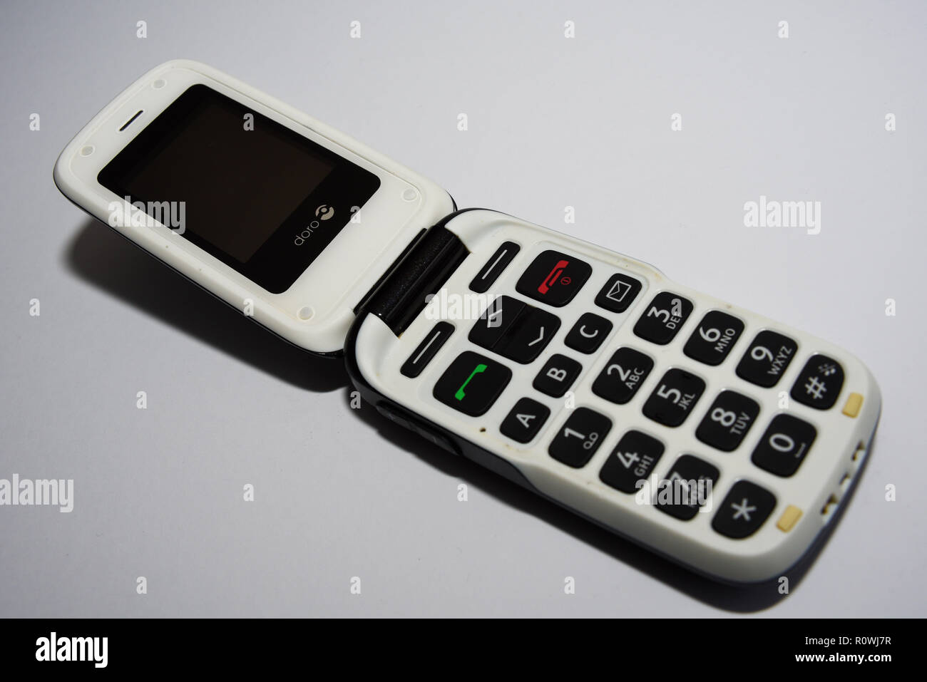Old Flip Mobile Phone Hi Res Stock Photography And Images Alamy