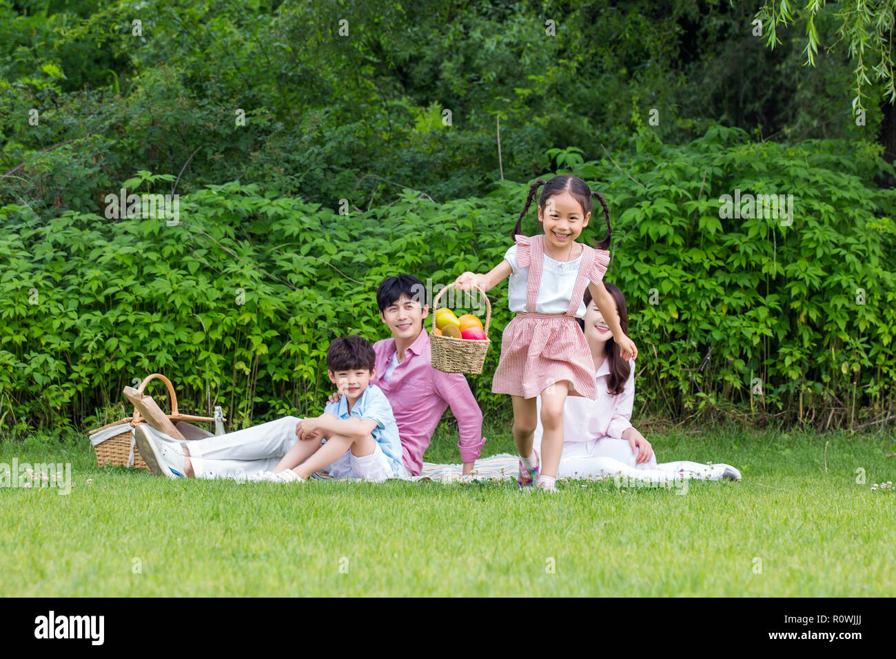 Asian family picnic fruit hi-res stock photography and images - Alamy