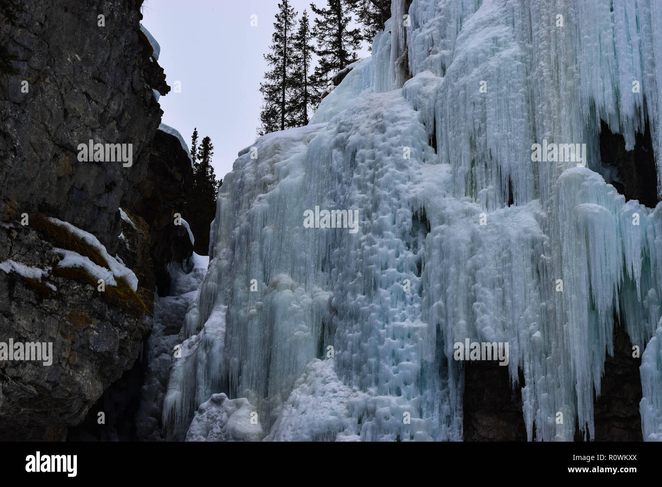 Winter in the cascade mountains hi-res stock photography and images - Alamy