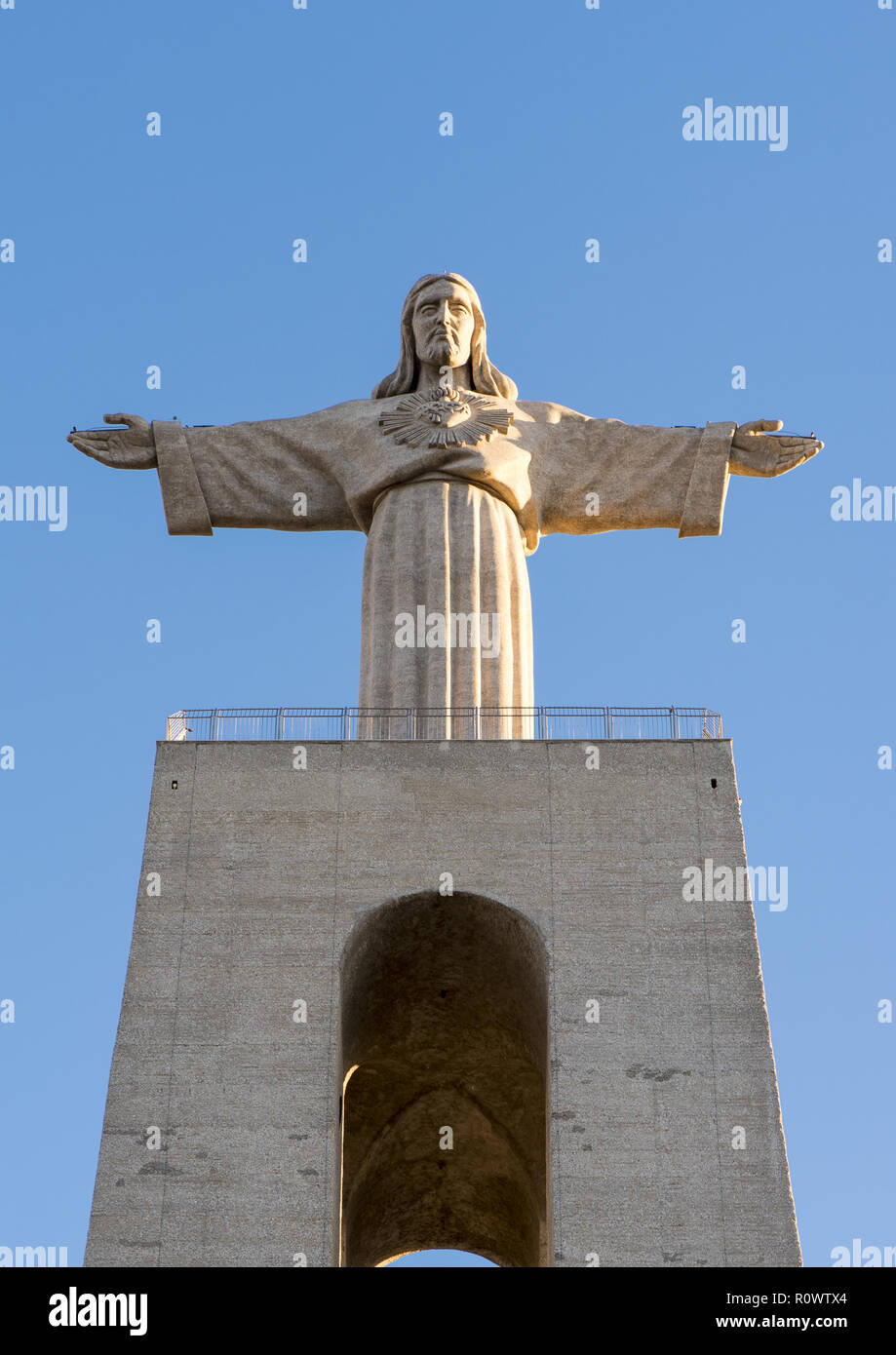 Christusstatue in Almada bei Lissabon, Portugal Stock Photo
