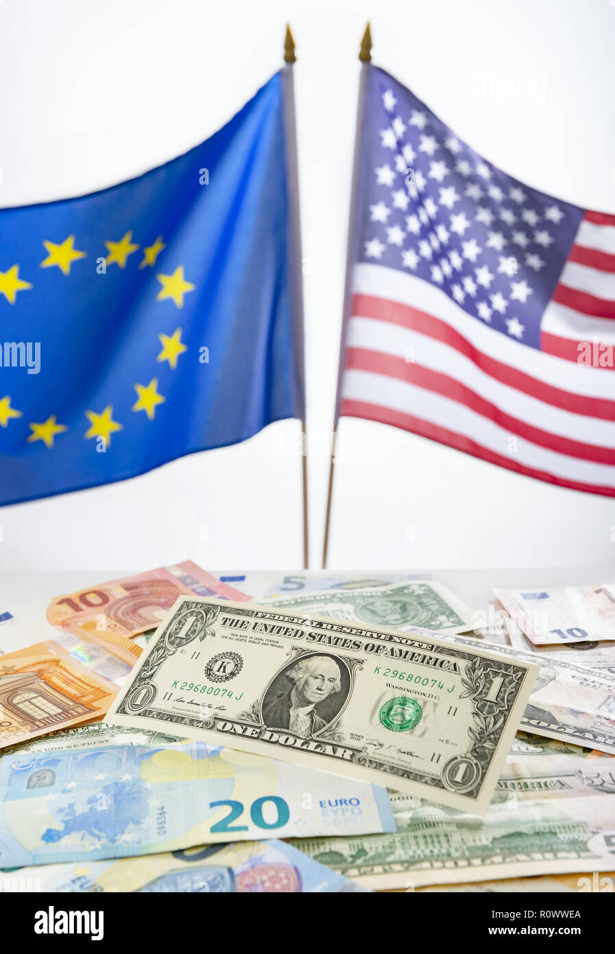 EURO, Dollar, europaeische und amerikanische Flagge Stock Photo