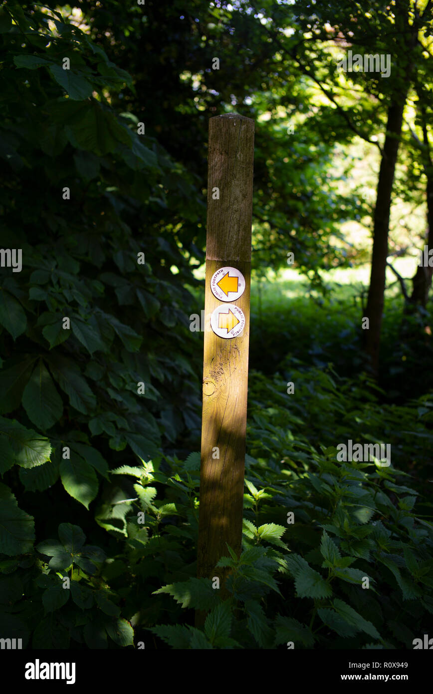 Traditional English Signpost High Resolution Stock Photography and ...