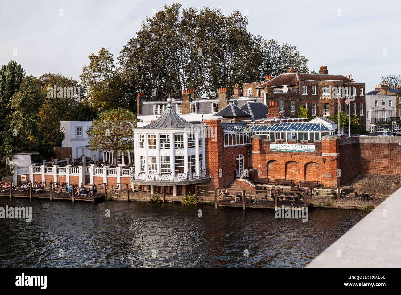 Mitre Hotel,Hampton Ct Rd, Molesey, East Molesey,England,UK as viewed from Hampton Court Bridge Stock Photo