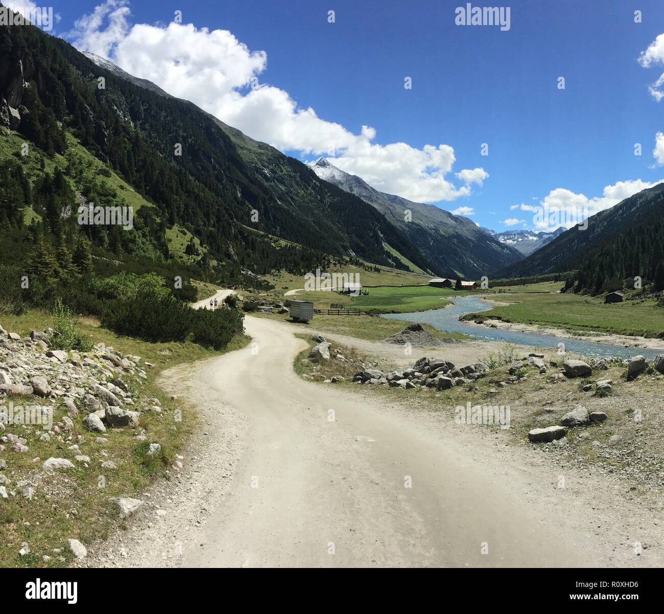 Valley in mountains hi-res stock photography and images - Alamy