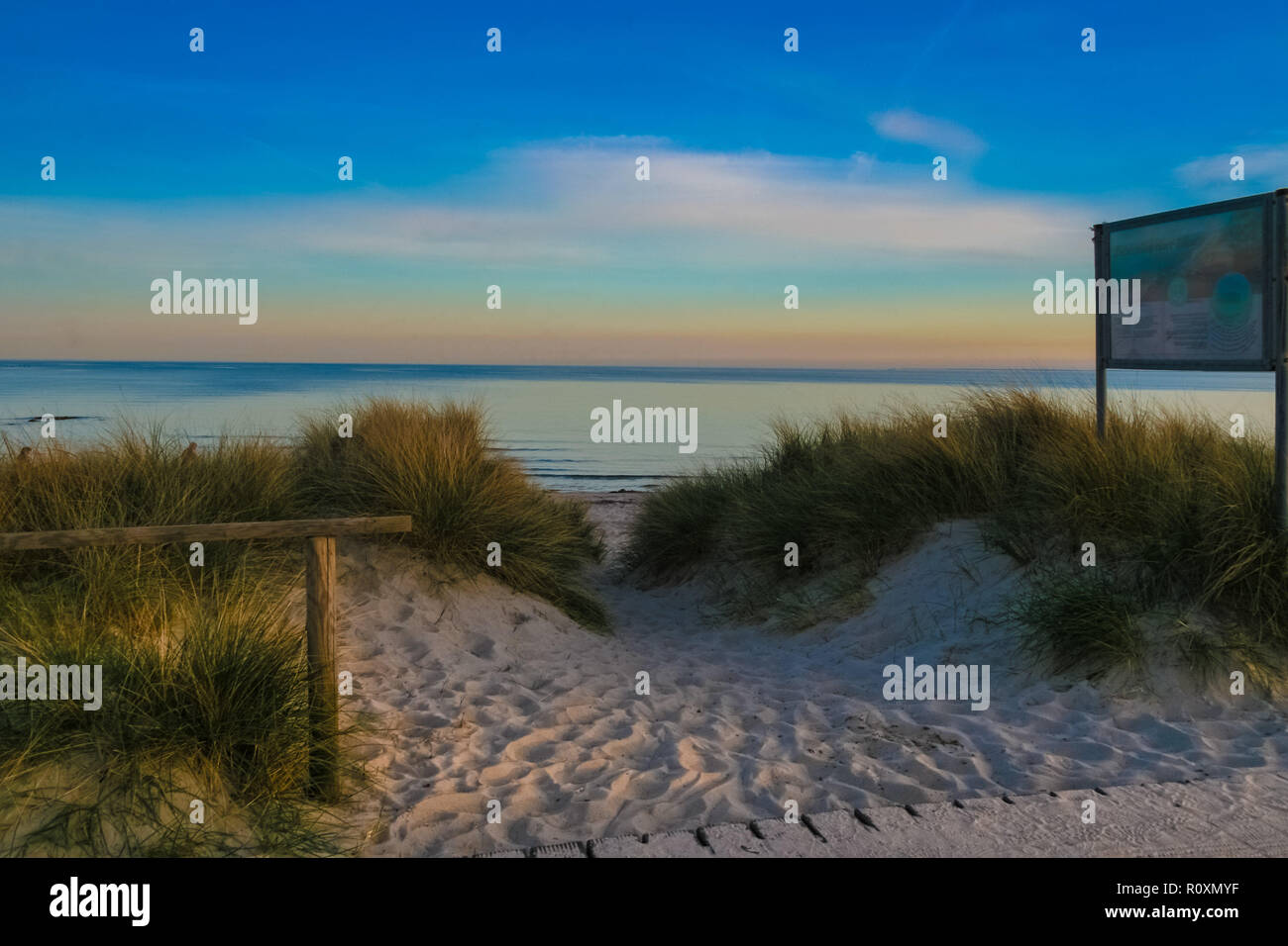 View through the dunes hires stock photography and images Alamy View through the dunes hires stock photography and images Alamy