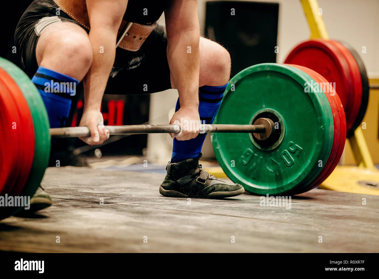 Vetores de Deadlift Competição Powerlifting e mais imagens de 2019 - 2019,  Academia de ginástica, Adulto - iStock