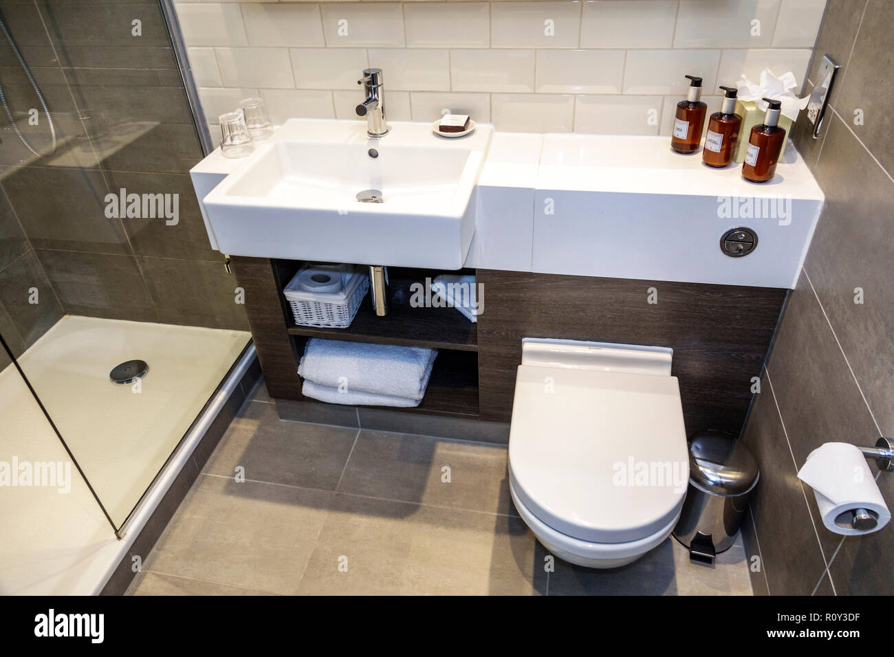 English toilet hires stock photography and images Alamy