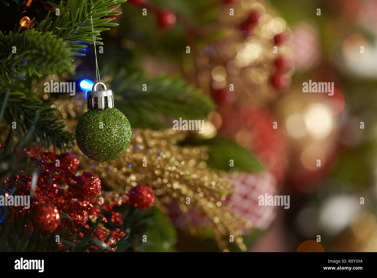 Christmas ornament ball reflection hi-res stock photography and images ...