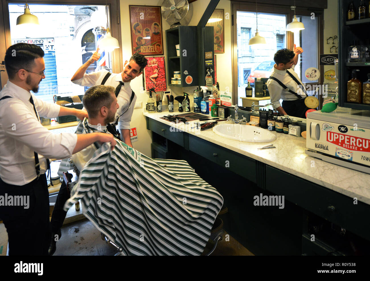 Machete barber shop hi-res stock photography and images - Alamy
