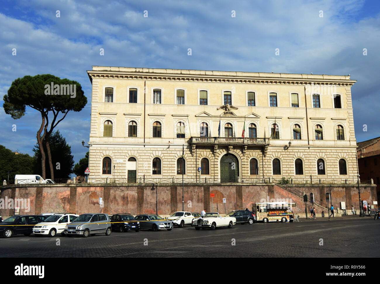 Teatro dell'opera rome hi-res stock photography and images - Alamy