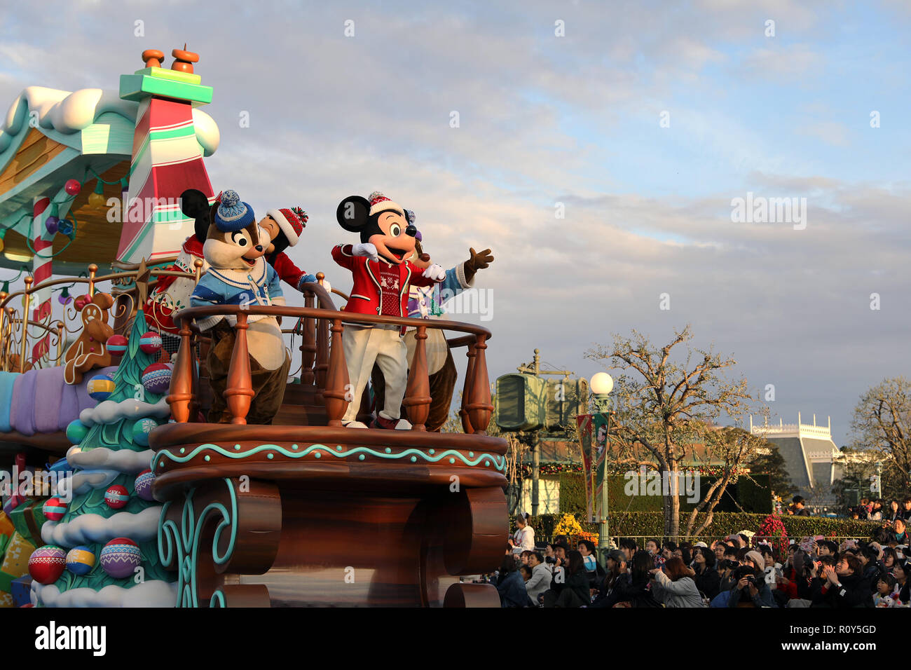 (181107) -- CHIBA, Nov. 7, 2018 (Xinhua) -- Disney characters wave to guests on a float during the Christmas parade at Tokyo Disneyland in Chiba, Japan, on Nov. 7, 2018. (Xinhua/Du Xiaoyi) (psw) Stock Photo