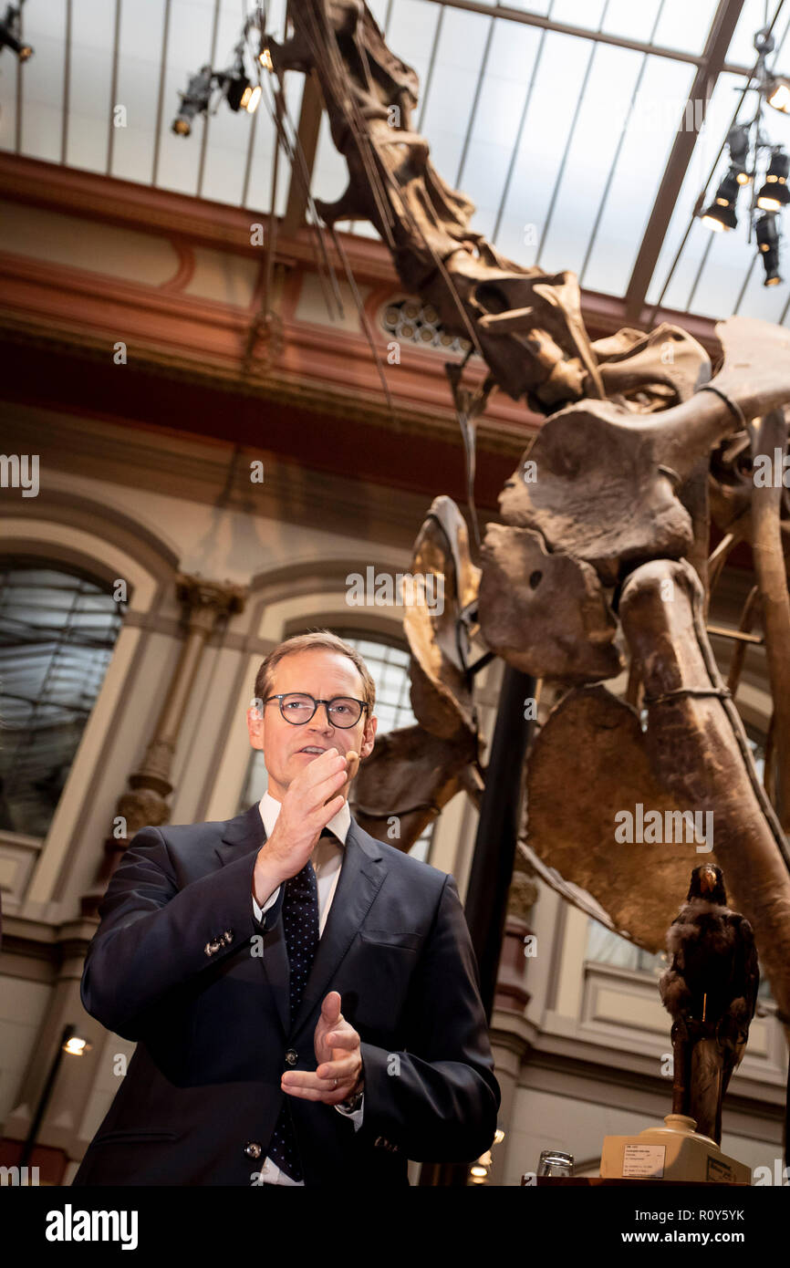 Berlin, Germany. 07th Nov, 2018. Michael Müller (SPD), Governing Mayor of Berlin, takes part in a press conference at the Museum of Natural History in Berlin. The Berlin Museum of Natural History receives a three-digit million sum injection of money from the federal government and the state for its renovation and expansion. Credit: Christoph Soeder/dpa/Alamy Live News Stock Photo