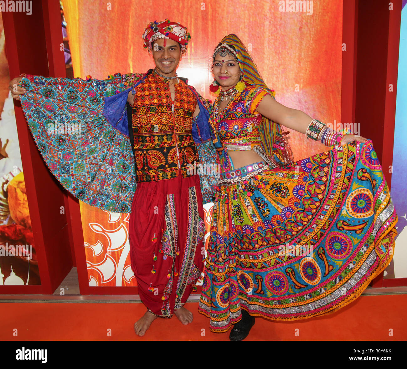 Three women posing in traditional Rajasthani dress, Pushkar, Ajmer,  Rajasthan, India - SuperStock