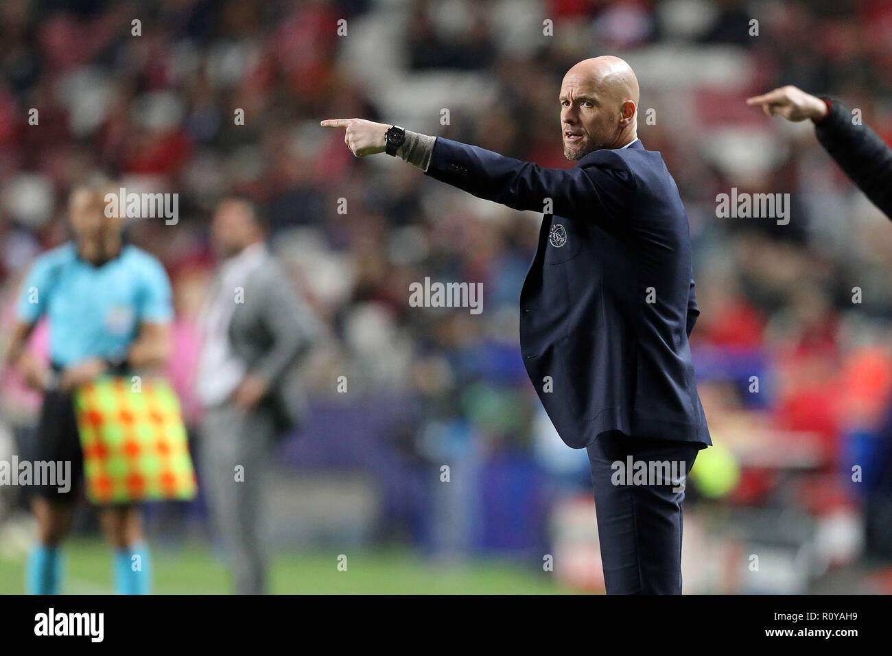 Lisbon, Portugal, Portugal. 7th Nov, 2018. Erik ten Hag, the coach of FC Ajax seen during the UEFA Champions League 2018/19 football match between SL Benfica vs FC Ajax. Credit: David Martins/SOPA Images/ZUMA Wire/Alamy Live News Stock Photo