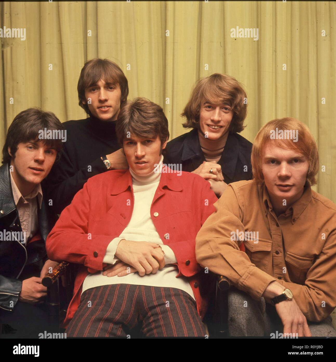 BEE GEES UK pop group about 1967. From left: Vince Melouney, Maurice Gibb, Barry Gibb, Robin Gibb, Colin Peterson. Photo: Tony Gale Stock Photo