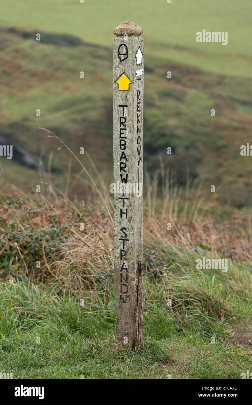 signpost, South West Coast Path near Trebarwith, Tintagel, Cornwall, England, Great Britain Stock Photo
