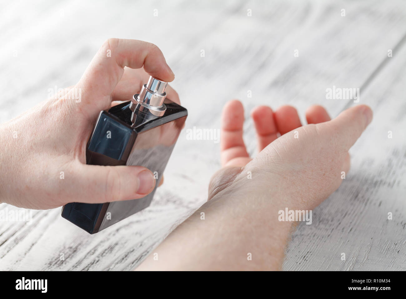 Perfume samples hi-res stock photography and images - Alamy