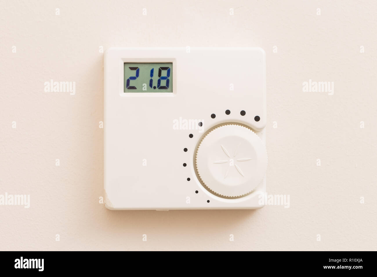 Digital thermostat hires stock photography and images Alamy