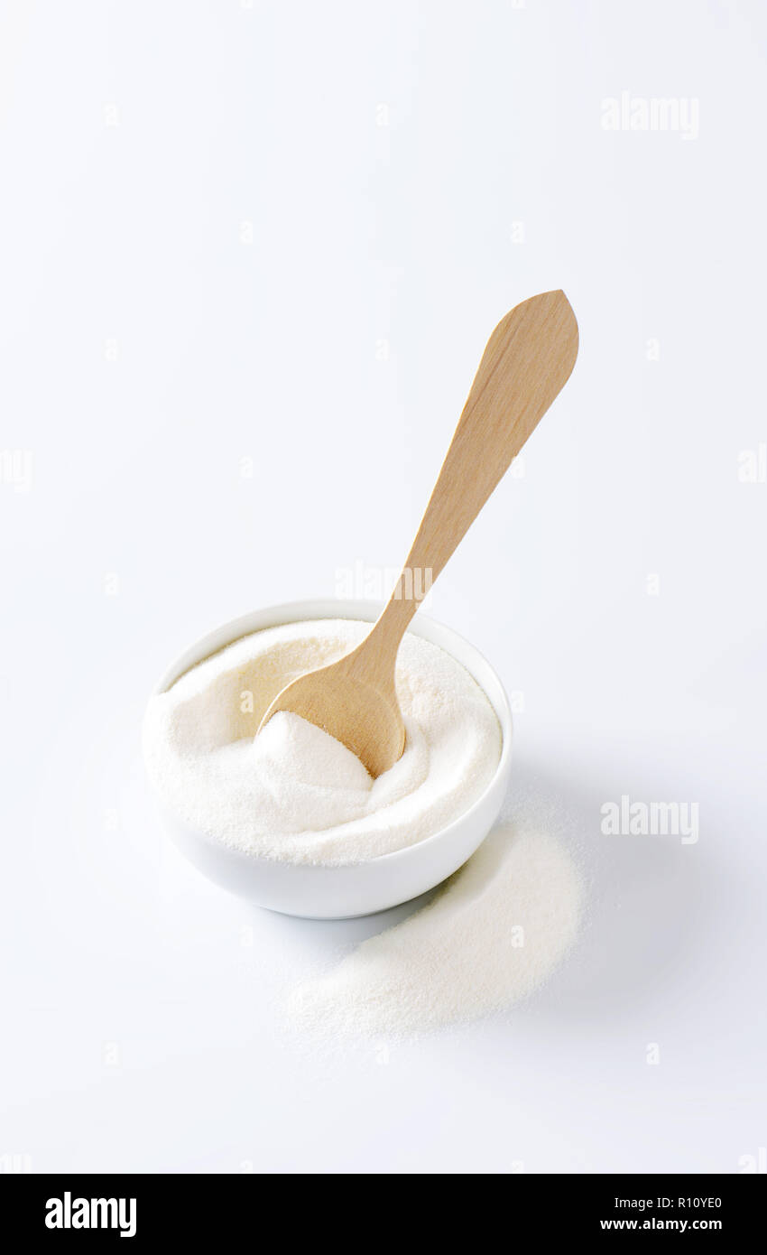 Bowl of full cream powdered milk Stock Photo - Alamy