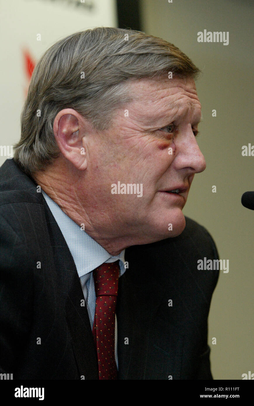 Leigh Clifford Qantas Chairman Leigh Clifford and Qantas CEO Geoff ...