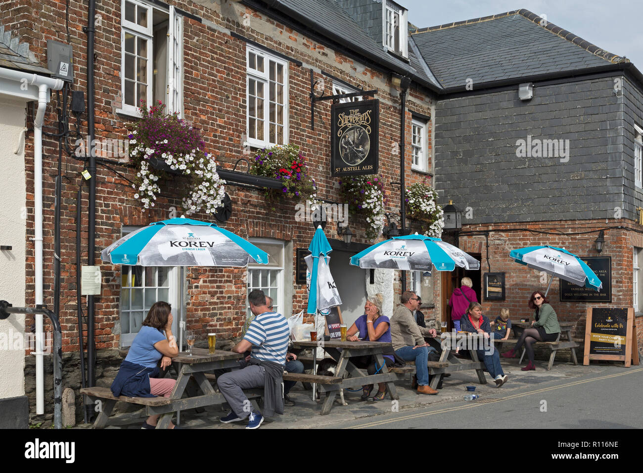 pub at the harbour, Padstow, Cornwall, England, Great Britain Stock