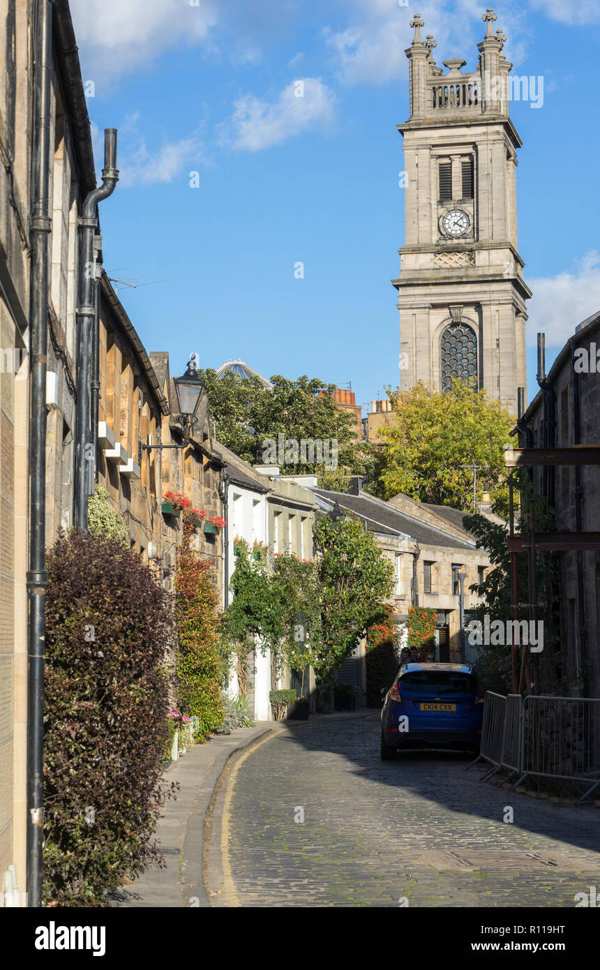 Circus Lane in the Stockbridge area of Edinburgh, a narrow lane with