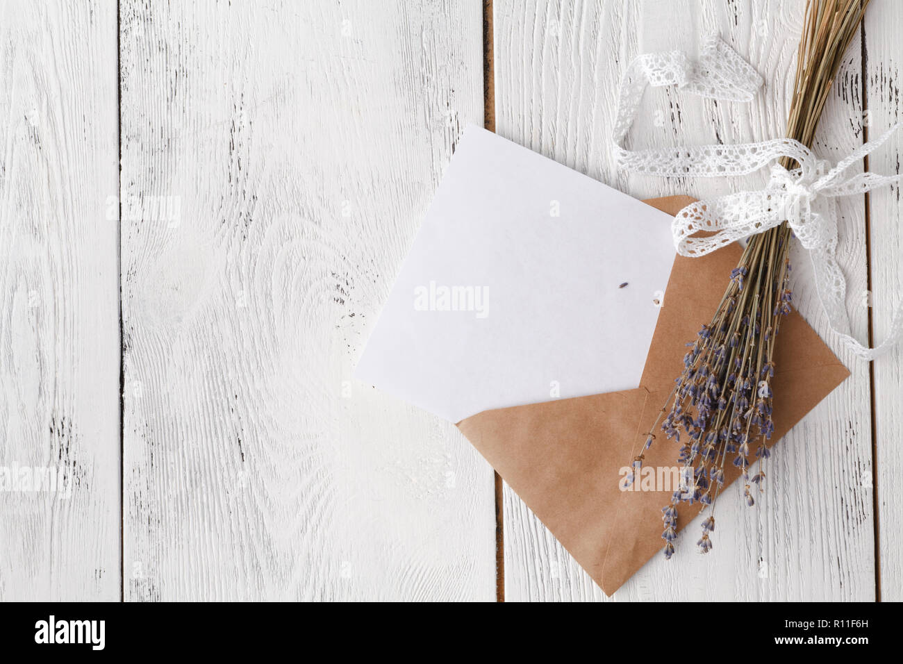 Autumn background: dried flowers and plants with blank stationary ...