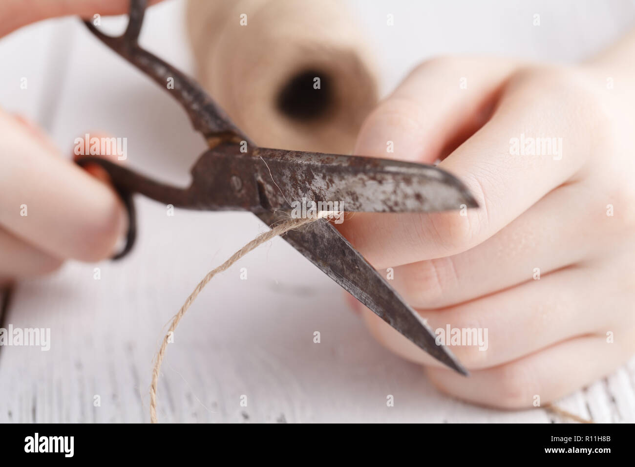 Cuting ribbon hi-res stock photography and images - Alamy