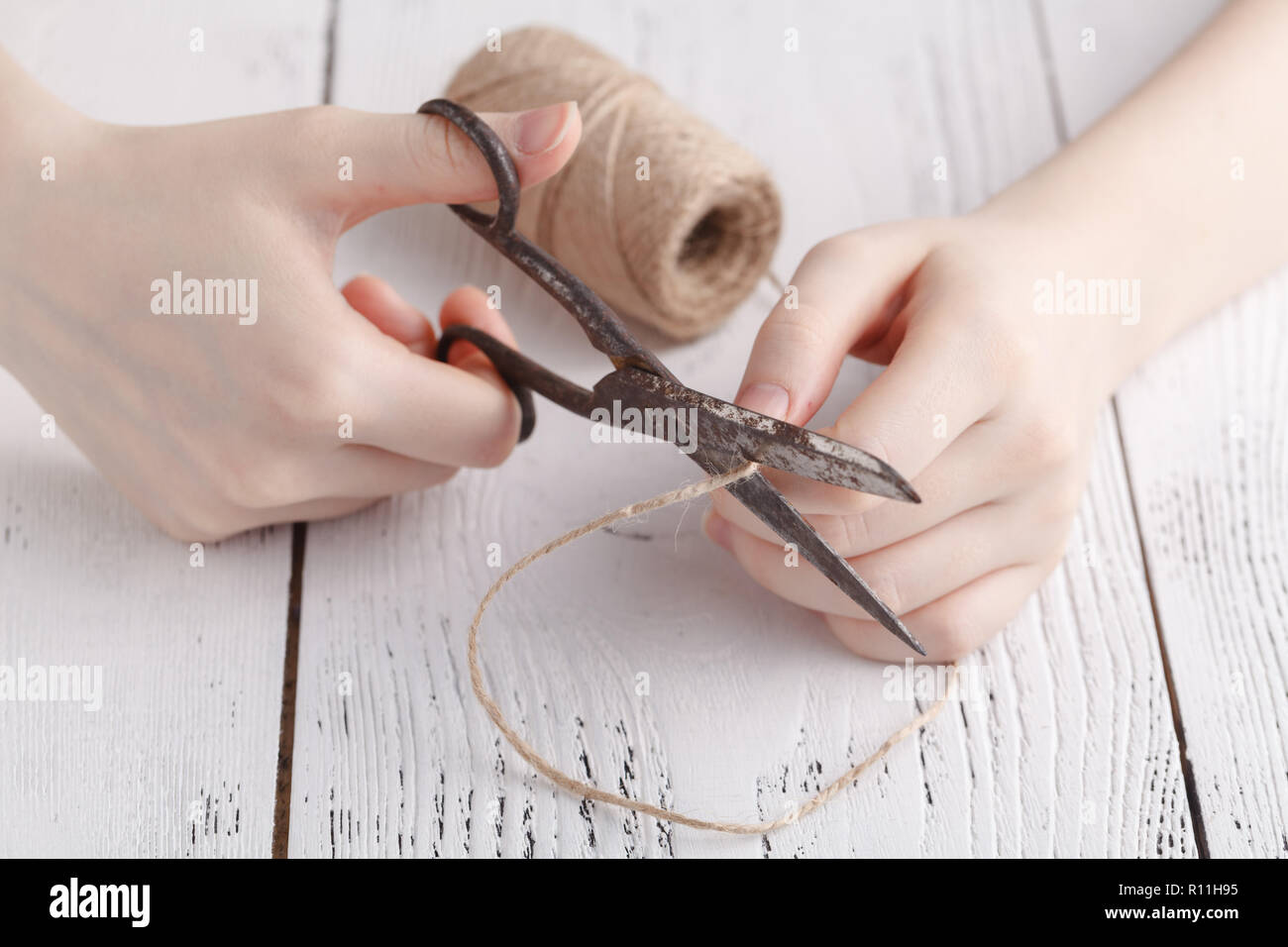 Cuting ribbon hi-res stock photography and images - Alamy