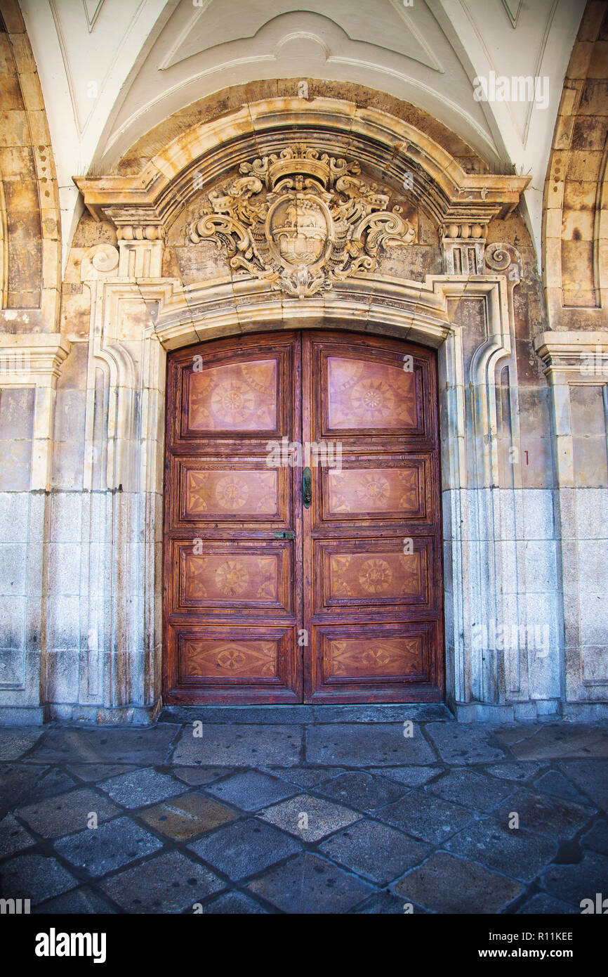 Porte espagne hi-res stock photography and images - Alamy