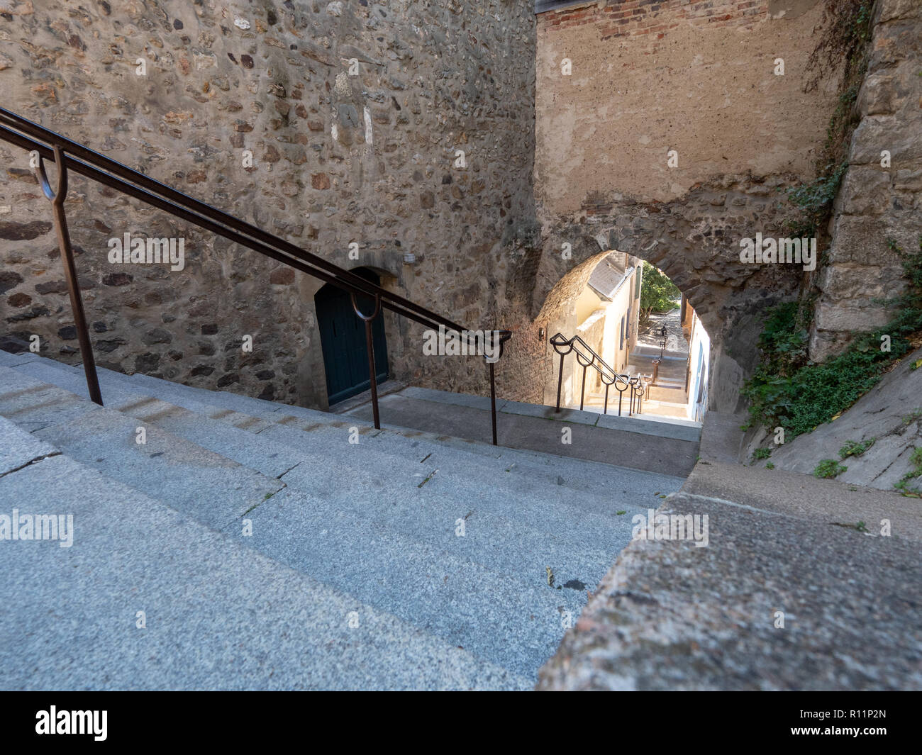 Stairs in the Cité Plantagenêt, which is the old town of Le Mans. Le Mans is a city in the French West. It is located in the Pays de la Loire, in the  Stock Photo