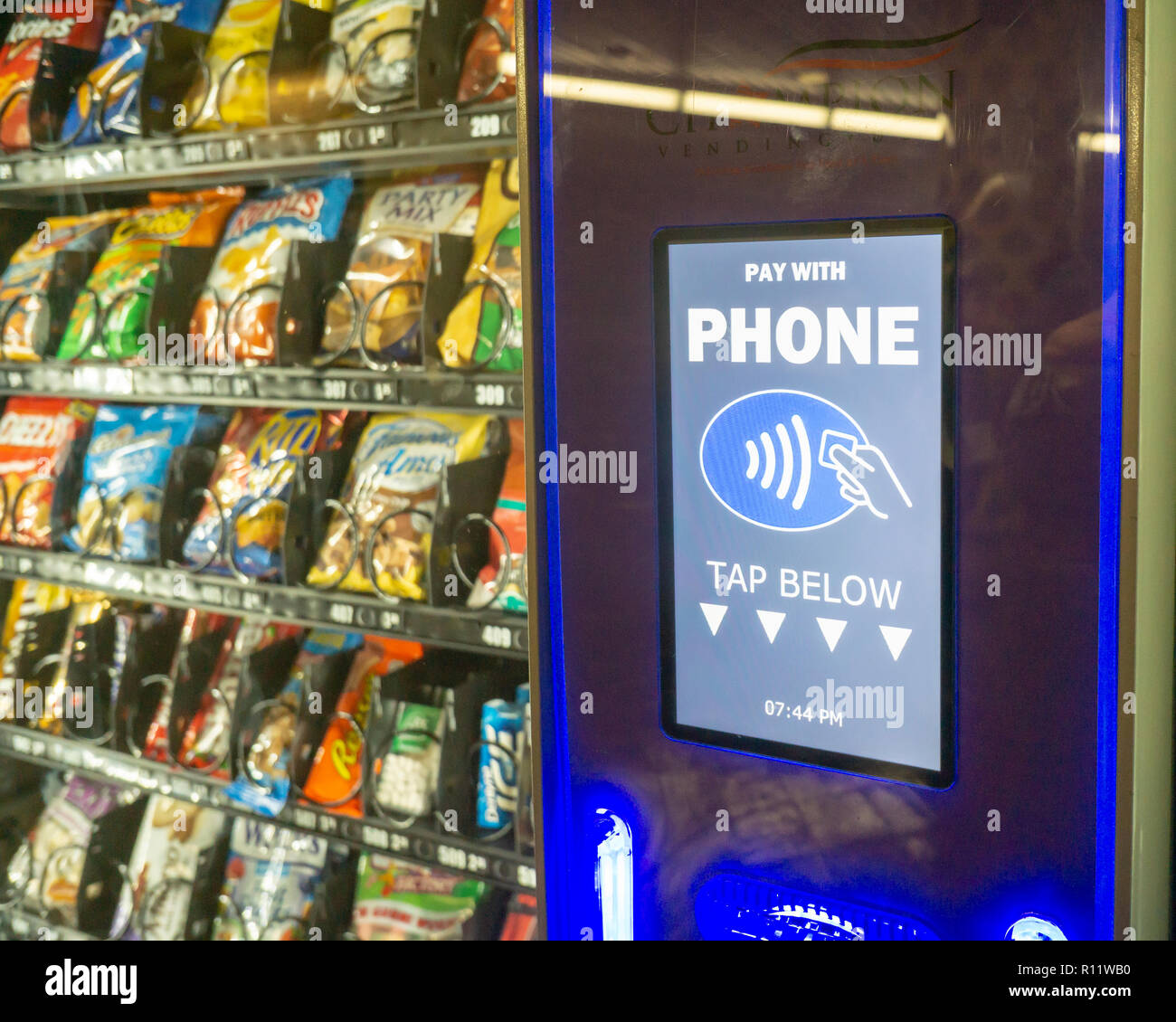 Vending Machine Wallets Vending machine kiosk hi-res stock photography and images - Alamy