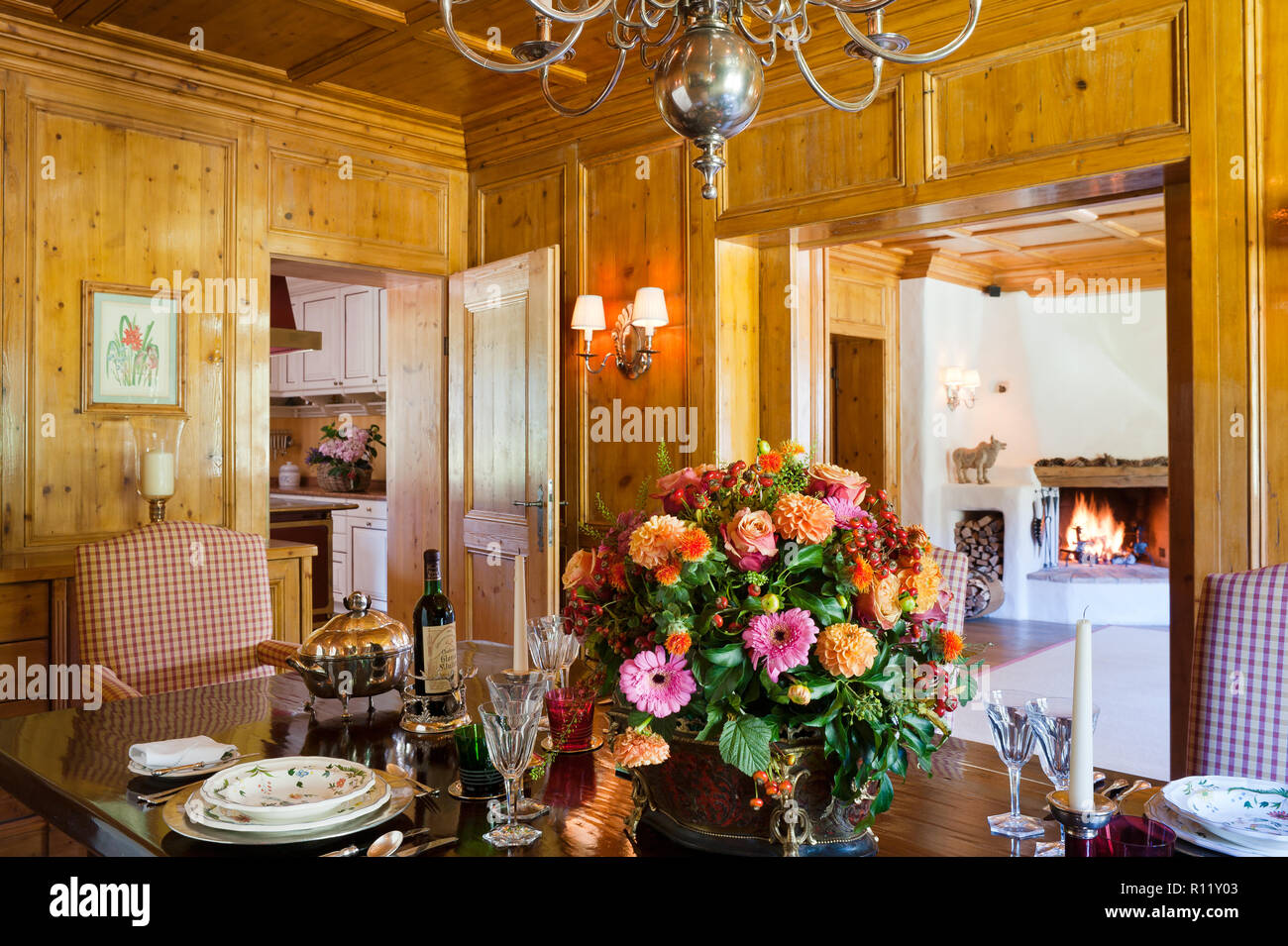 Dining room with wood panelling Stock Photo