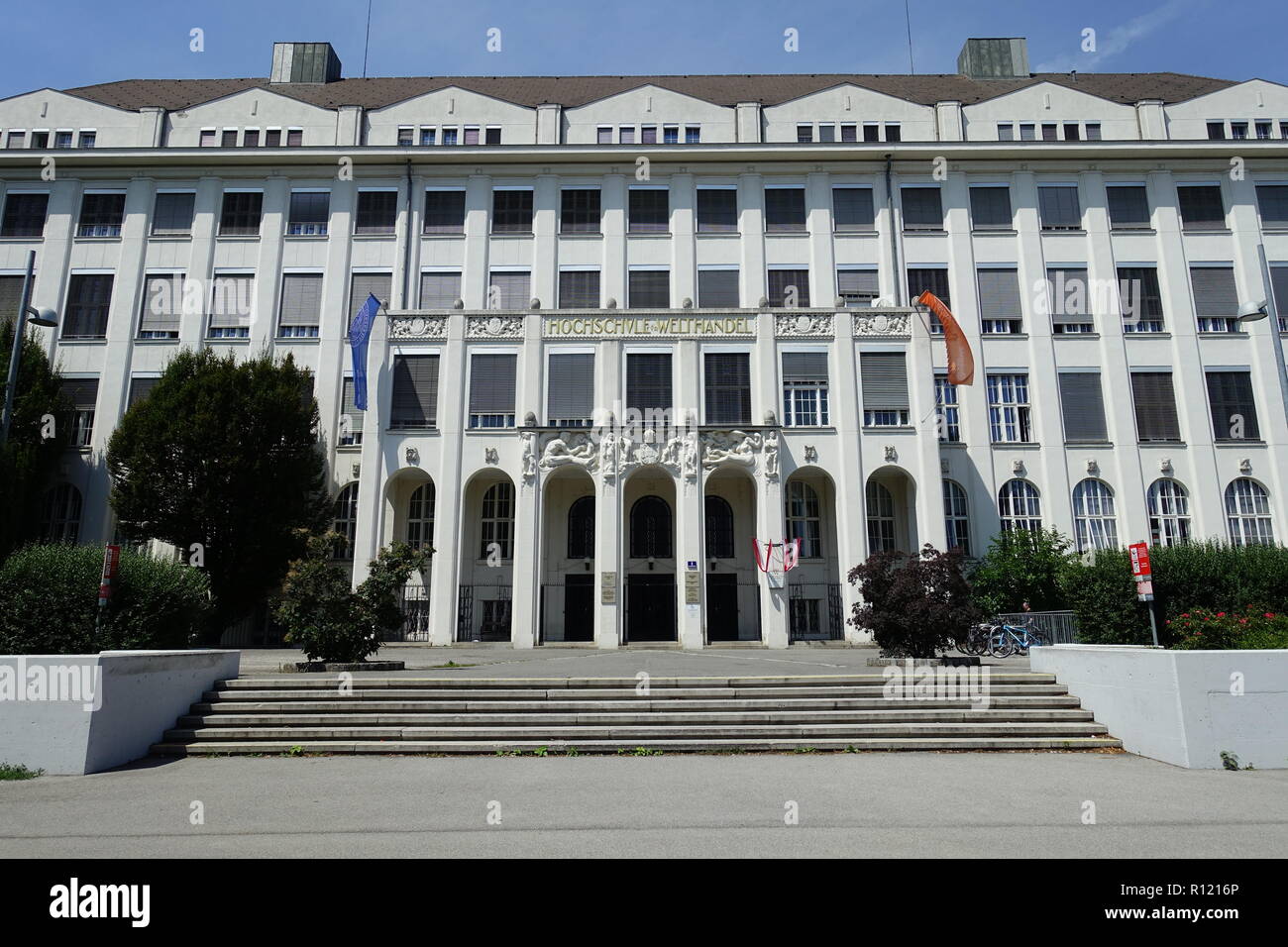 Wien, ehemalige Hochschule für Welthandel, heute Sammlung des Instituts für Ur- und Frühgeschichte Stock Photo