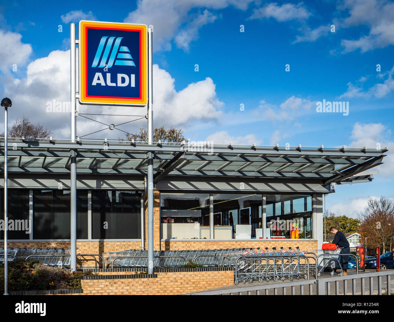 Aldi Store Uk High Resolution Stock Photography and Images - Alamy