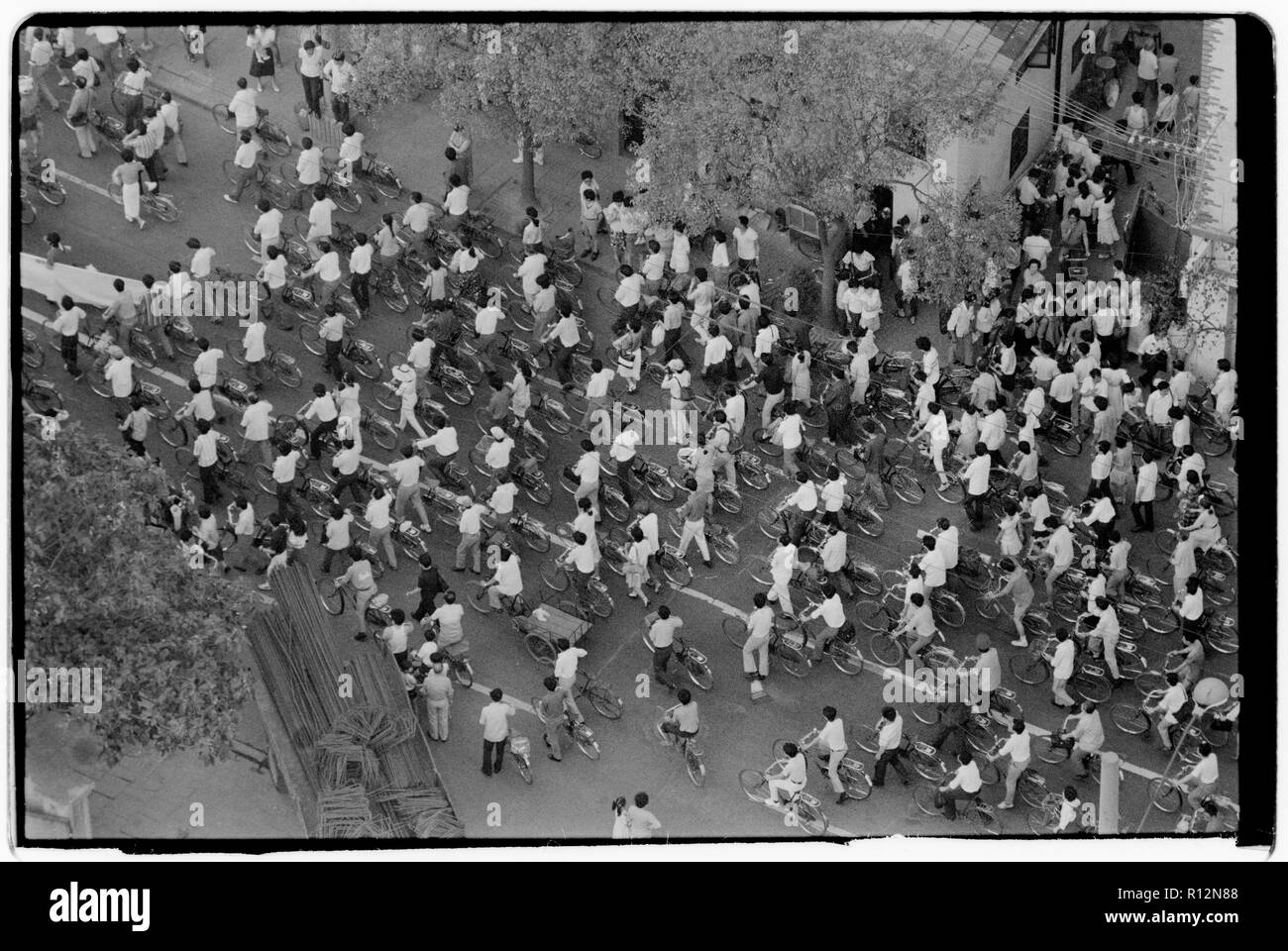 China Shanghai a few days after the massacre in Tiananmen Square in June 1989. Scans made in 2018 Students march through the centre of Shabghai in protest at the deaths of their fellow students in Beijing a few days earlier Stock Photo