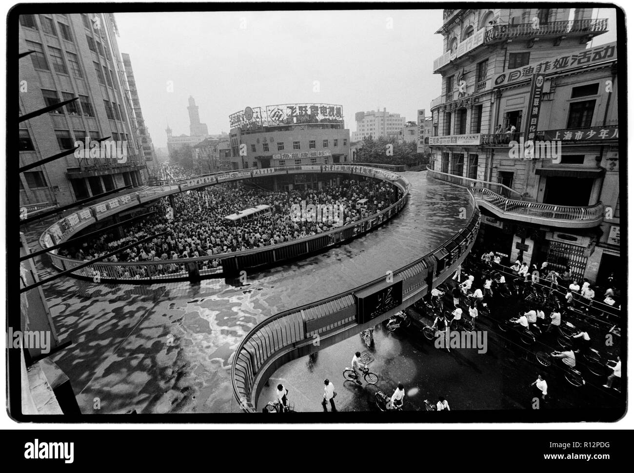 China Shanghai a few days after the massacre in Tiananmen Square in June 1989. Scans made in 2018 Students march along the Bund in Shaghai in protest at the deaths of fellow students in Beijing. Stock Photo
