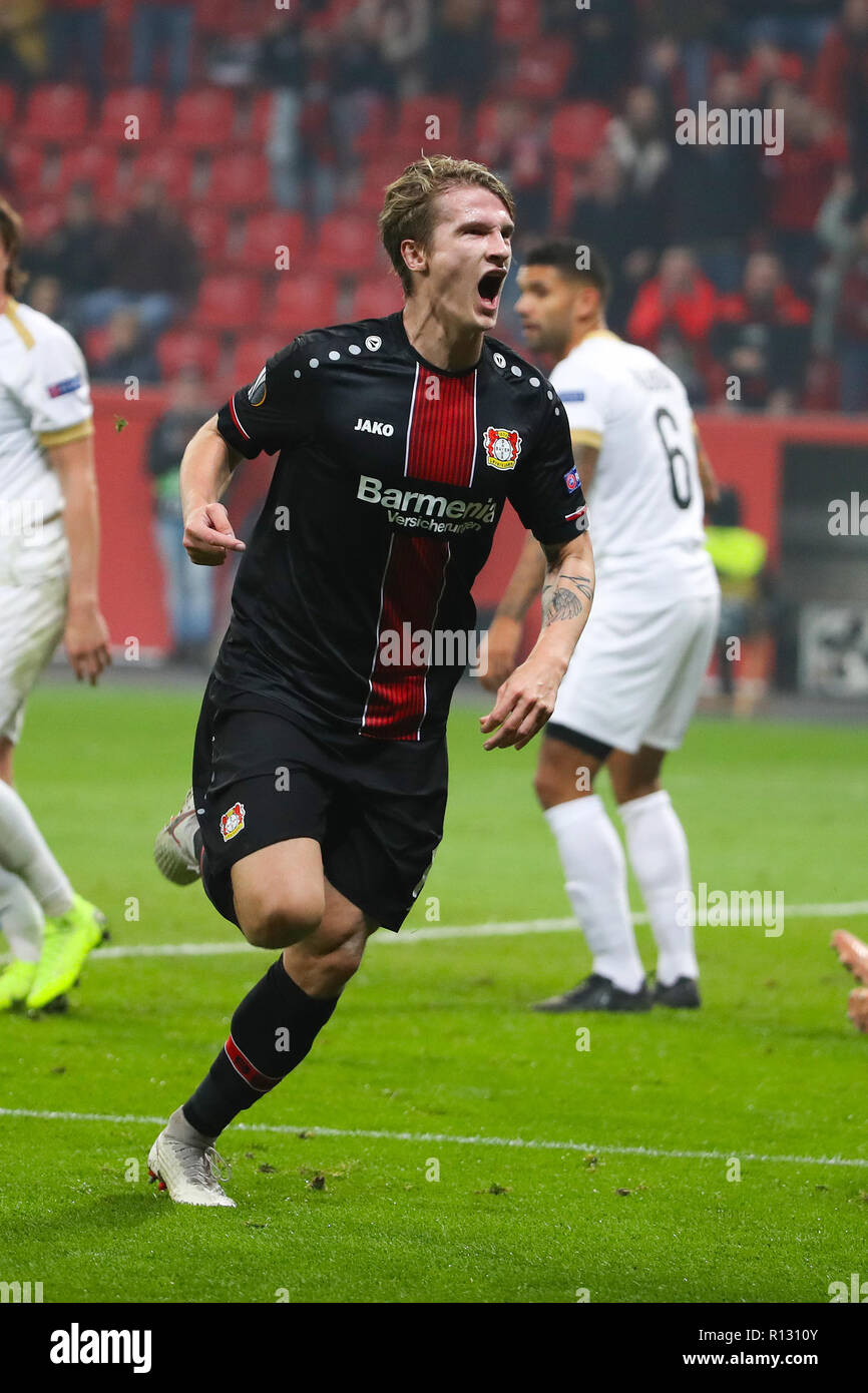 Leverkusen, Germany. 8th Nov, 2018. Leverkusen's Tin Jedvaj celebrates
