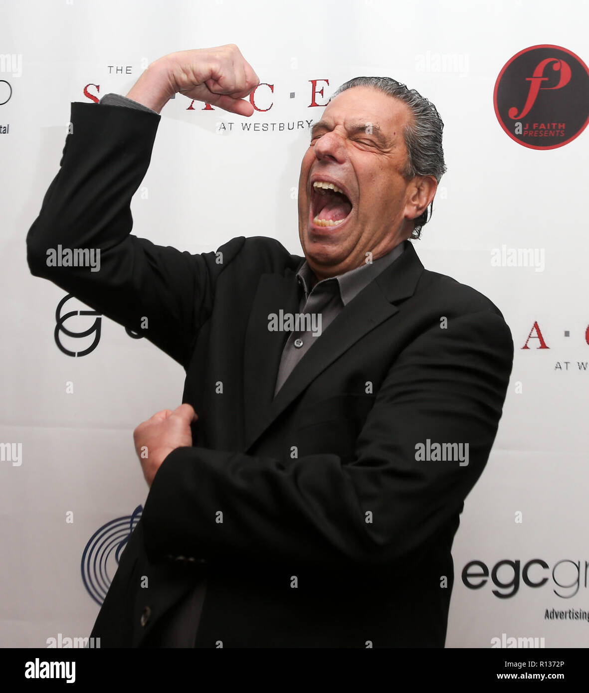 Game show host sha na na hi res stock photography and images Alamy
