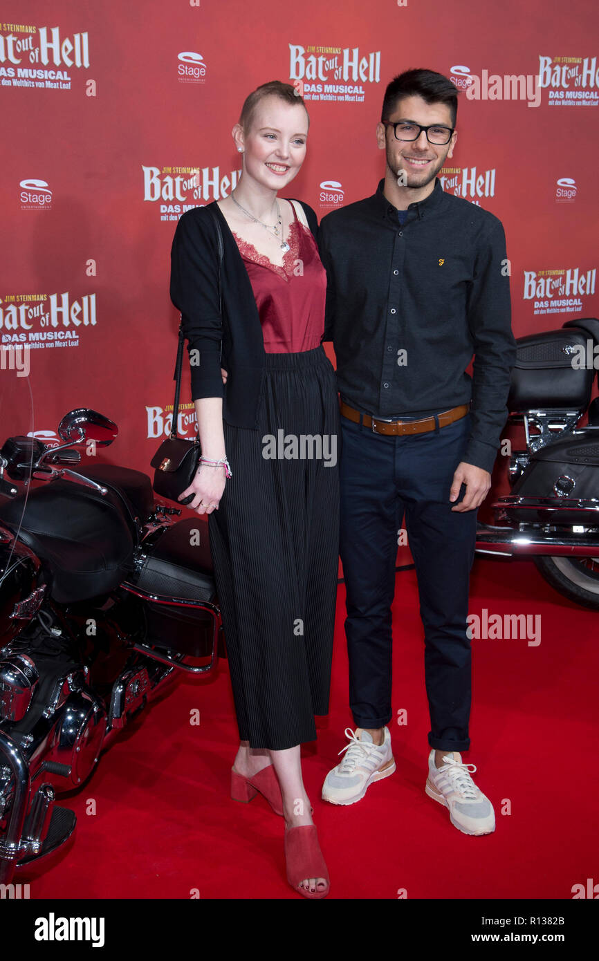 Marlene BIERWIRTH, withte, blogger, influencer, with Daniel DUFT, Red Carpet, Red Carpet Show, Germany premiere of the musical 'Bat out of Hell' at the Metronom Theater in Oberhausen, 08.11.2018, | usage worldwide Stock Photo