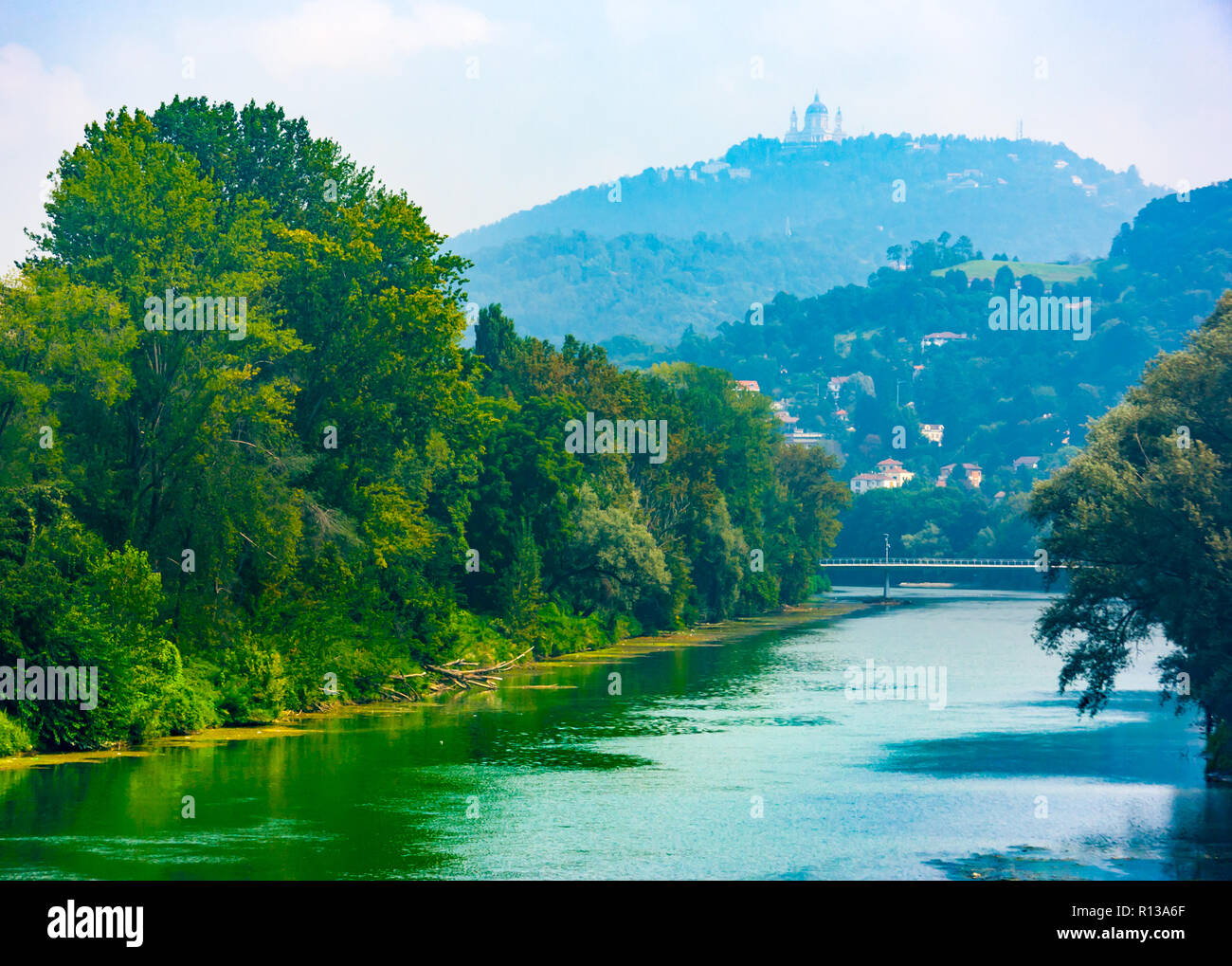 Anormal Línea de metal hipoteca View of Po river with Superga hill in the background, Turin, Piedmont,  Italy Stock Photo - Alamy