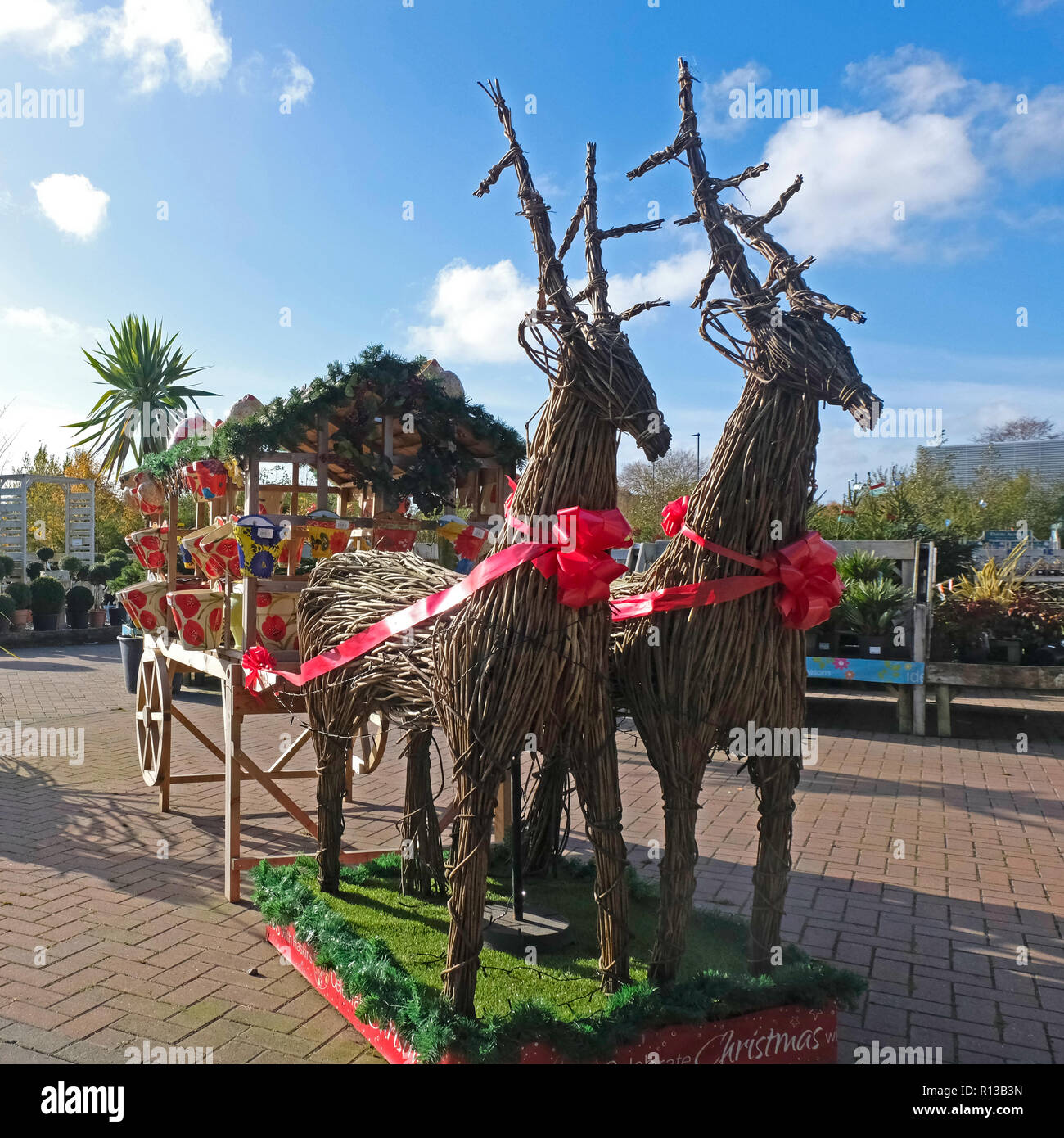 Woven willow hires stock photography and images Alamy