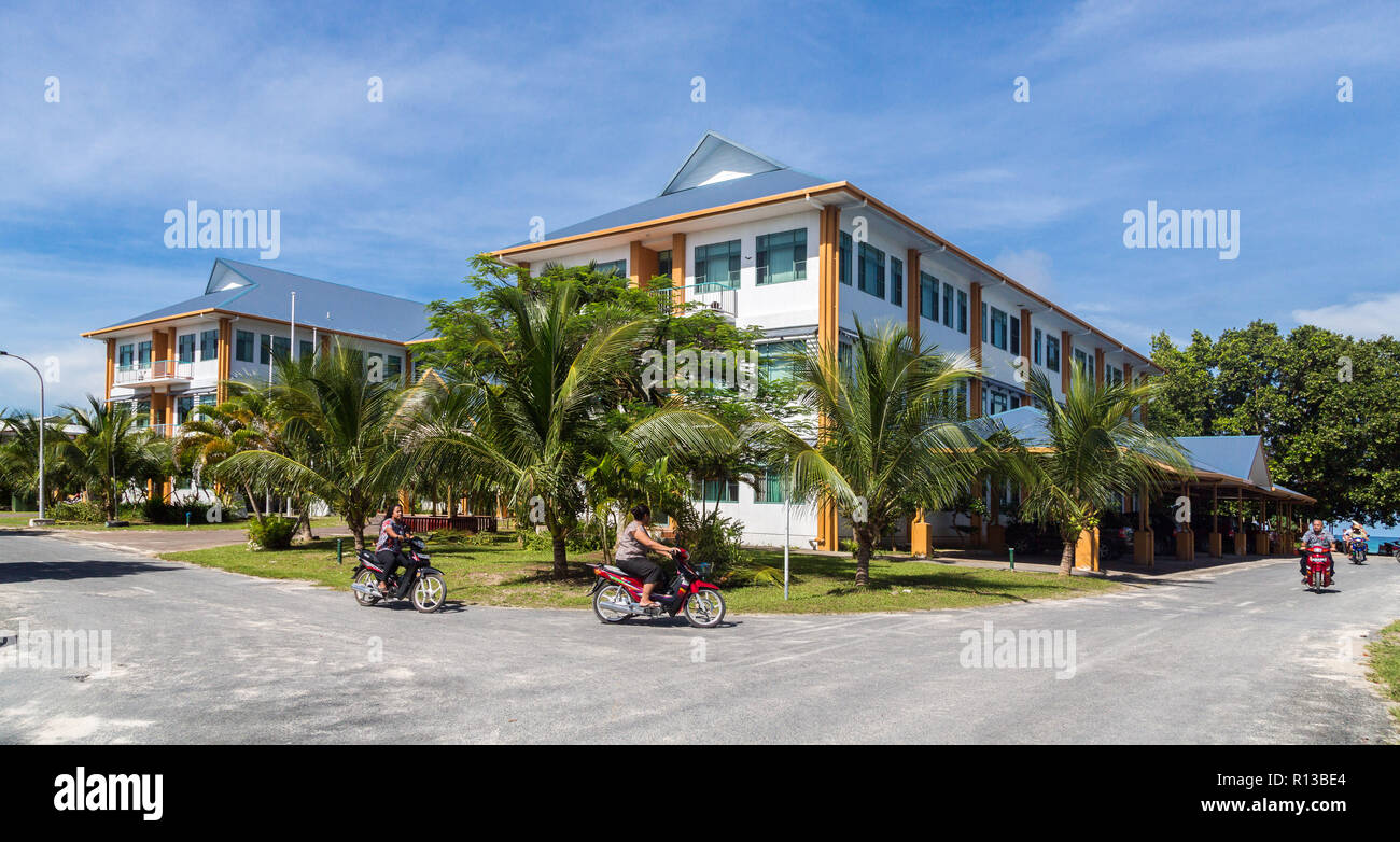 Vaiaku, Tuvalu: Tuvalu House (Tuvalu Government Building). Largest and tallest, only three-storey building in the country. Funafuti atoll, Polynesia. Stock Photo