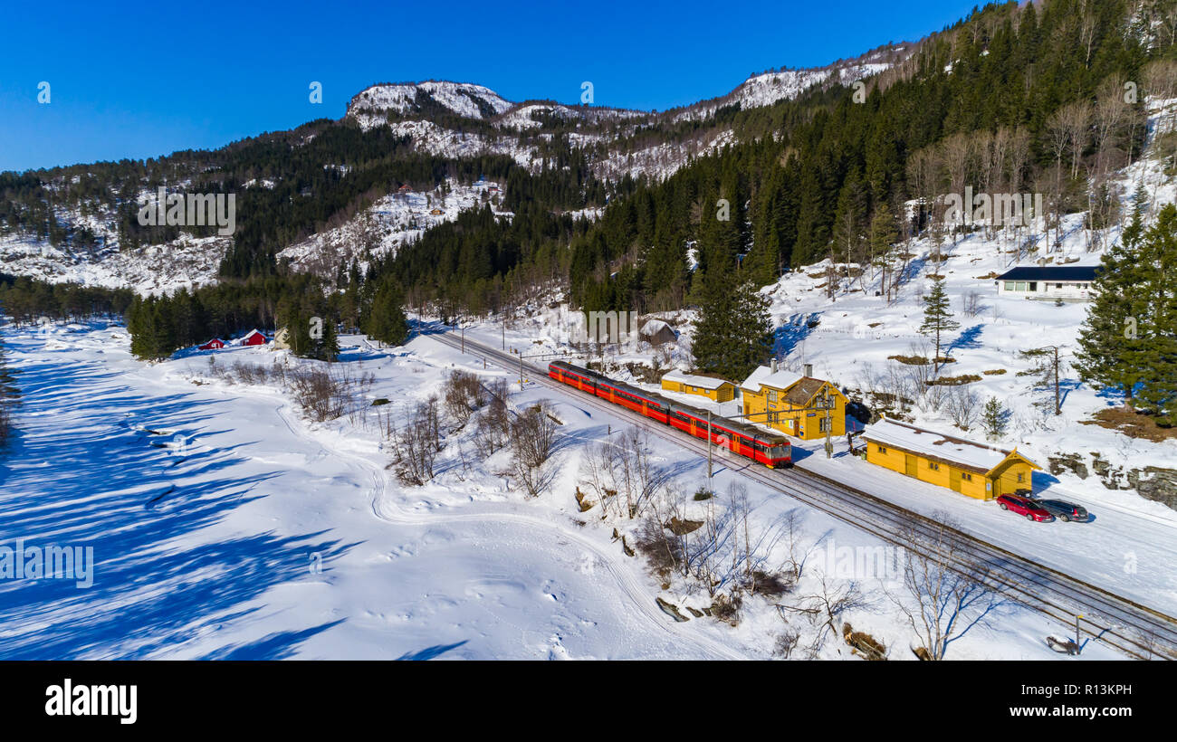Oslo Bergen Train Stock Photos & Oslo Bergen Train Stock Images Alamy