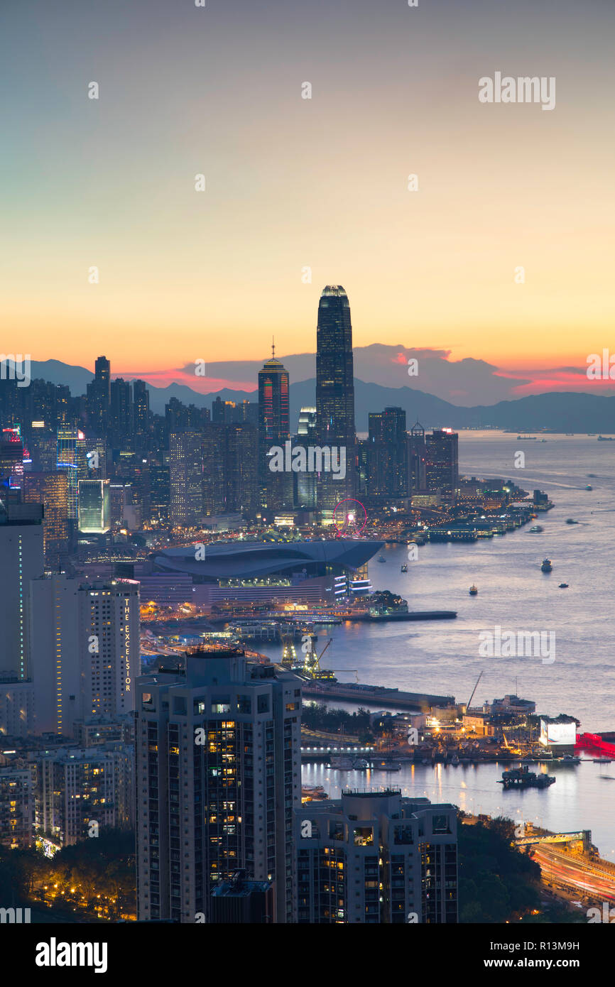 Hong kong island sunset skyline hi-res stock photography and images - Alamy